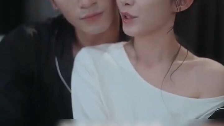 Ceo menghindari wanita tetapi jatuh cinta dengan wanita bercerai