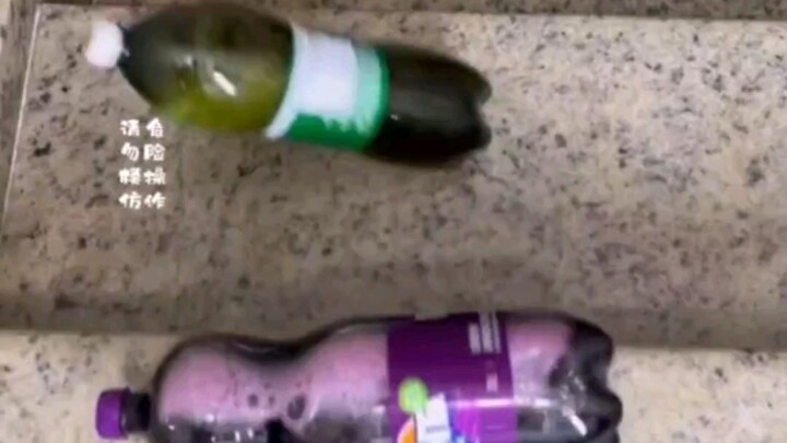 Cuộc thi lăn chai trên cầu thang