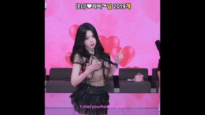 One Outfit, Endless Compliments #girl #dance #kpop