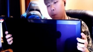 Lu Benwei eats computer screen (ai)