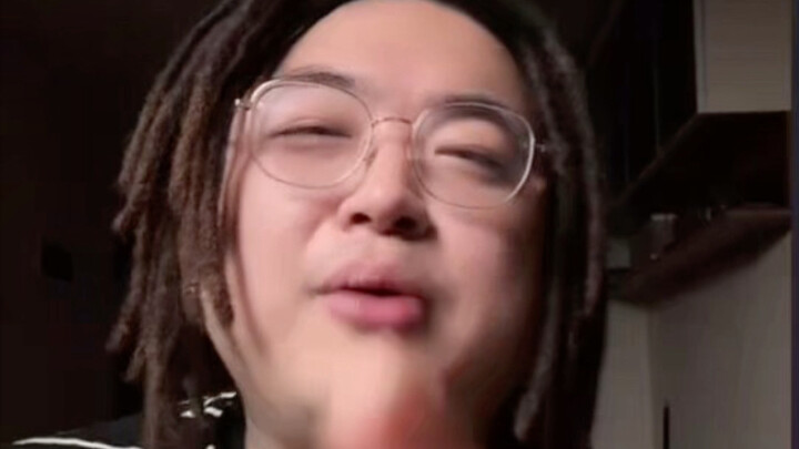 Lại thêm một kẻ sống lông bông nữa bị Tổng Chen làm cho vỡ trận rồi!