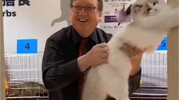 Yuk lihat bagaimana kakek juara dunia yang juga juara dunia ini tampil di turnamen 🏆?