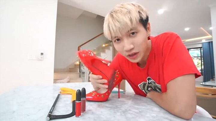 Cạn Tình Cạn Nghĩa Khi Bị Lấy Son Đắt Tiền Làm Gót Giày _ H&M CHANNEL