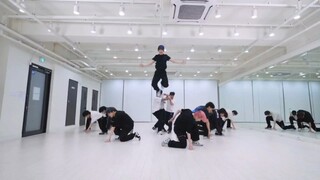 他飞了，他翻了，我惊了！邀请大家来看事故男团kcon练习室版so dangerous的Dance break
