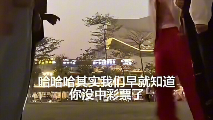 “Kết bạn mà, hoặc là quan điểm sống giống nhau, hoặc là bệnh tình giống nhau”