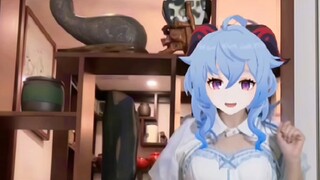 Công việc hôm nay đã xong... Hãy nhảy múa cho du khách nào oO