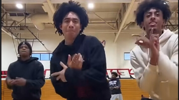 يوجد ضيف خاص في نهاية تيك توك جاريد!