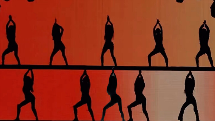 How dare she photoshopped herself in? TWICE’s “GO HARD” choreography cover (includes a mirrored danc