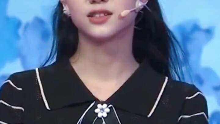 فُرِّقَت الفتاة عن حبيبها بسبب أسلوبها المهمل