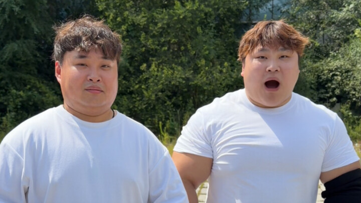 หลี่เป่าเอ๋อร์ได้รับรางวัลที่สองในรายการประกวดเลียนแบบหลี่เป่าเอ๋อร์