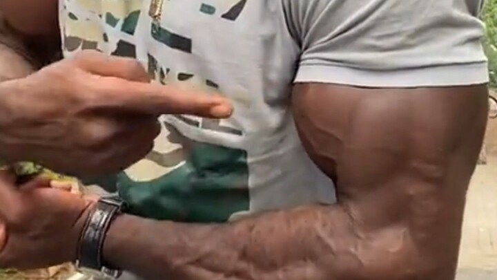 دورة تمارين اللياقة البدنية للجزء العلوي من الجسم (لا تنسَ حفظها حتى لا تفقدها)