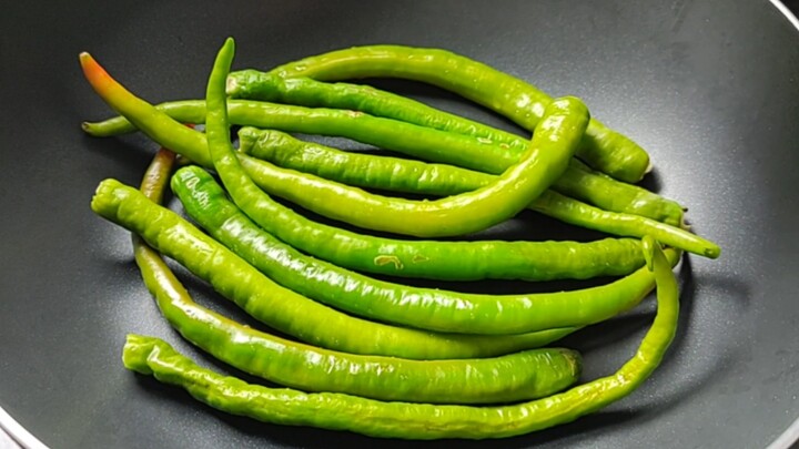 Berbagi hidangan yang sangat sederhana namun sangat cocok disantap dengan nasi