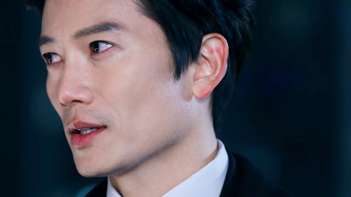 Giliranmu nih, maaf ya karena aku memang harus makan ini!