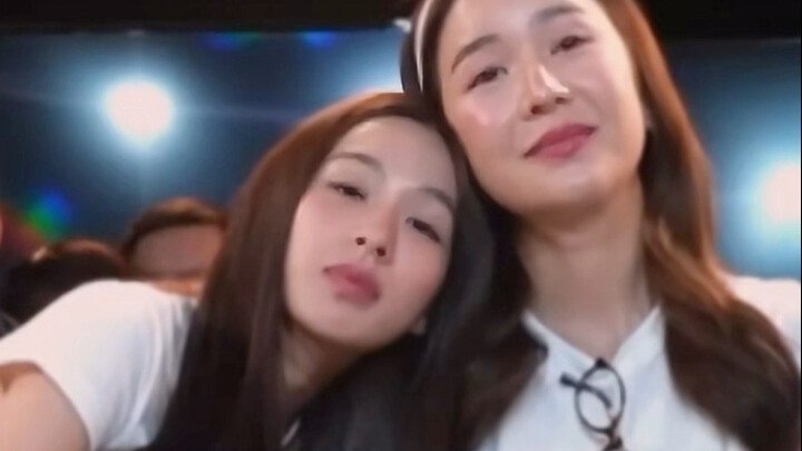 Kakak ini lagi nonton drama ini terus ketawa #DramaThailand #CintaDitolak