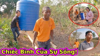 Tặng bể nước siêu to khổng lồ cho anh Chàng châu Phi Antonio||2Q Vlogs cuộc sống châu phi