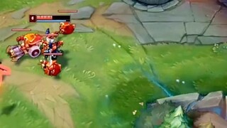 The young hero is good at moving (hold back from laughing)