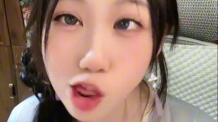 The moment when Mu Peiling fell in love with Han Li in The Immortal Cultivation of a Mortal, a woman