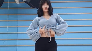 谁还没看过momo破千万的练习室！