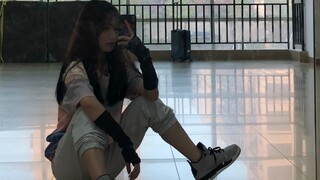 某高校女大学生趁没人乱free一首周杰伦的歌