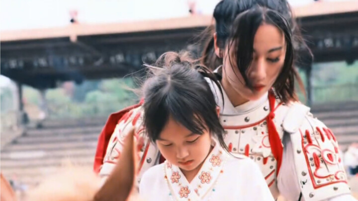 ماذا ستفعل إذا أطلعتك على مقطع فيديو لي وأختي هوا مولان نركب الخيل معًا؟