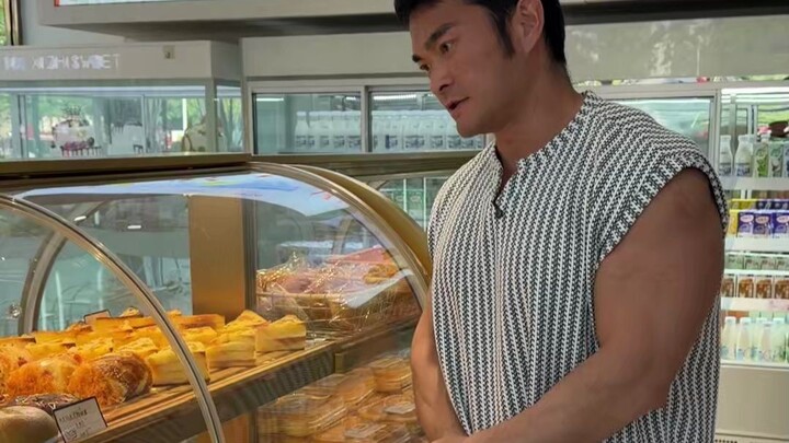 I’ve come to the bakery run by a fan—let’s see if I can pull off making a giant bread fish! Hehe, wh