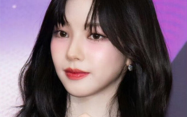 Chỉ khen một câu thôi mà đã bị nói là đá cover, Yoo Ji-min chính là ca sĩ gốc, đúng là thần thánh mà