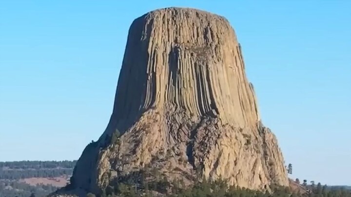 Mendaki “Menara Iblis” untuk melihat sebenarnya ada apa di atasnya