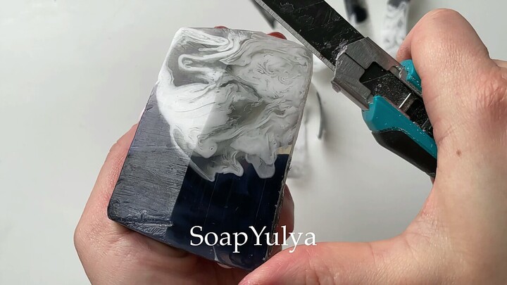 [DIY] Super Silky SoapYulya Soap