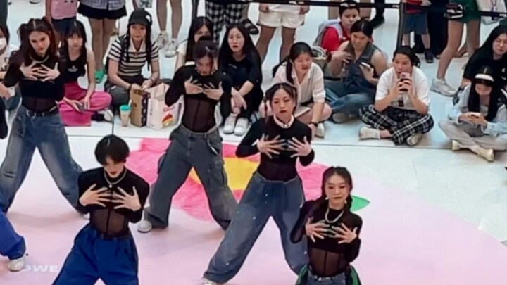 ใช้กำลังเต็มที่! การแสดงดนตรีประกอบและการเต้นสุดเท่และระเบิดอารมณ์ของ TGIF | มุมมองจากมุมสูง