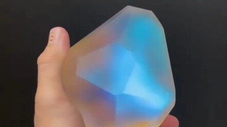 "Kristal Ungu Energi"