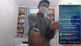 إذا انتشر هذا الفيديو على نطاق واسع، فسوف أقوم بعرضه مباشرة على الشاشة الكبيرة في المدرسة.