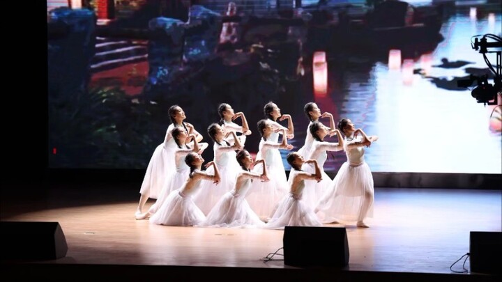 Soochow University 2021 Freshman Dance Competition — School of Humanities' "Nameless Flower"