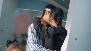 CEO Pingsan Diselamatkan Putri - Ternyata Ibunya Adalah Cinta Pertama
