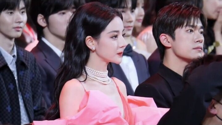 【เหวินเหยียนเหวิน】ขำตาย! ฮ่าวเซียงกำลังค้นหาโทรศัพท์ตัวเองในกระเป๋าเสื้อของเย่าเหวิน ฮ่าฮ่า! โอยๆ! พ