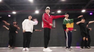 当TFBOYS跳《少年之名》主题曲时