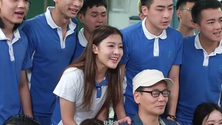 一个老师生病没学生去看望时，你不应该说学生不好，而是反思自己