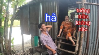 Lâu Ngày Gặp Lại Sao Vô Nhà Chị Phá Vậy Hả Tư Cà Khịa