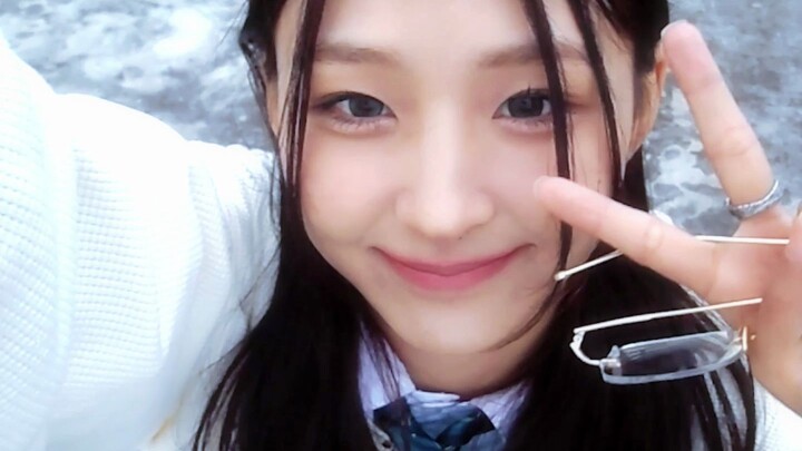 Liking you is my 18-year-old "everyone knows" secret Newjeans-Ditto ♡