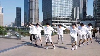 这歌太帅了！中国高中练习生陆家嘴街演SEVENTEEN《Hit》