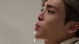 Nhờ có anh ấy mà Trương Nghệ Hưng mới có được màn trình diễn đầu tiên trên sân khấu. Thật đáng tiếc 