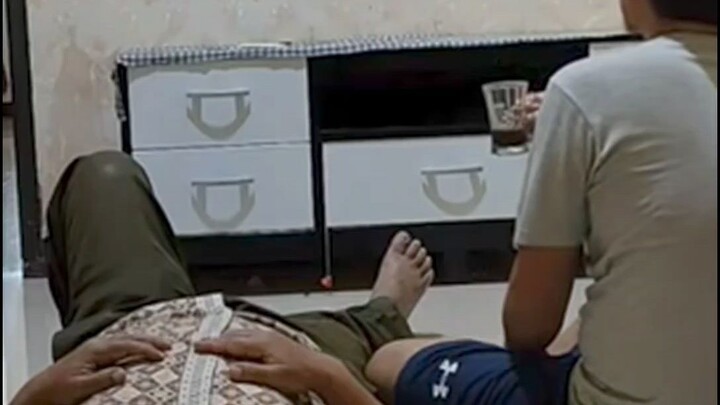 Awas Ya Nonton TV