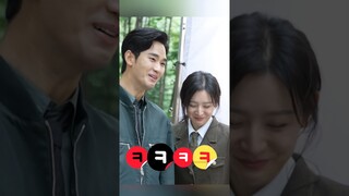 Bloopers from Kim Soo Hyun😅 #queenoftears #kimsoohyun #kimjiwon #netflix #kdrama #behindthescenes