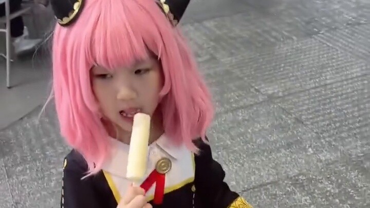I took my daughter to cosplay Anya to watch the premiere of SPY×FAMILY, and cosplay daily vlog