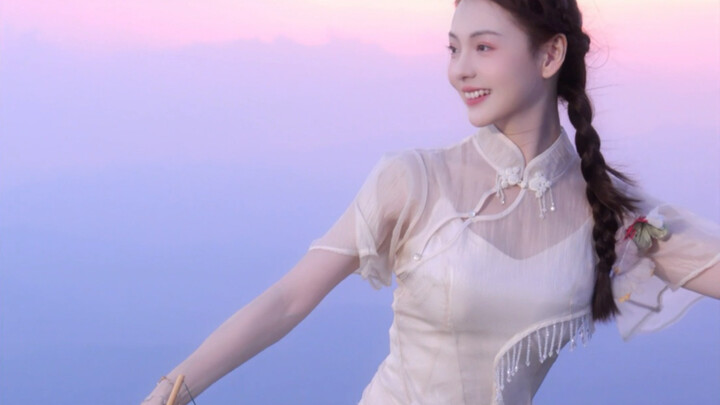 Đỉnh núi vắng người, một mình thưởng trọn cả bầu trời ráng chiều trong điệu múa cổ phong #múa_quốc_p