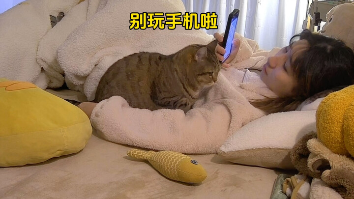 What else is there to do if not play on the phone?