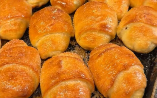 Bánh mì vòng bơ muối giòn rụm!!