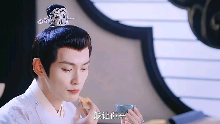 For the first time, I’ve seen such a broke crown prince—his entire fortune is just a little bag, and