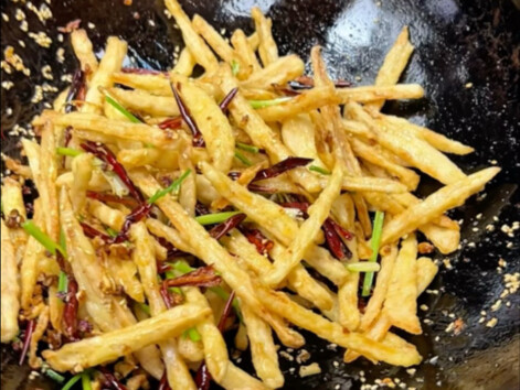 【شرائح اللوتس المقلية المقرمشة】كل قضمة تصدر صوتًا مقرمشًا!