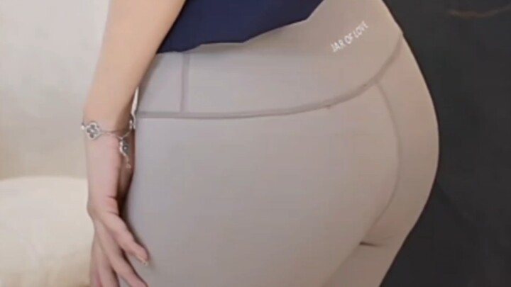 سروال اليوجا الخاص بالزوجة الصغرى للرقص وبيع المنتجات