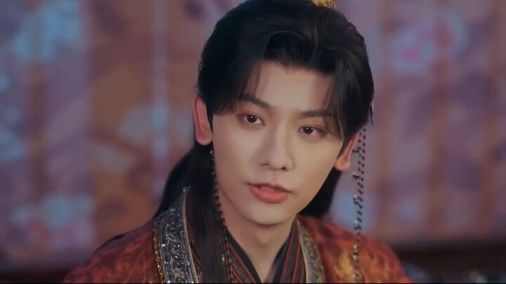 คิดว่าได้เมียขี้เหร่เลยห้ามไปงานเลี้ยง รัชทายาทแทบคลั่งเมื่อเห็นนางพลิกโฉม!